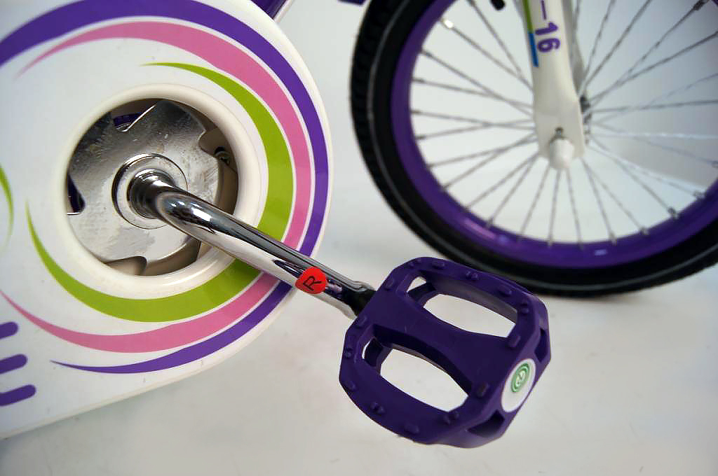 Двухколесный велосипед Rivertoys 14 дюймов фиолетовый